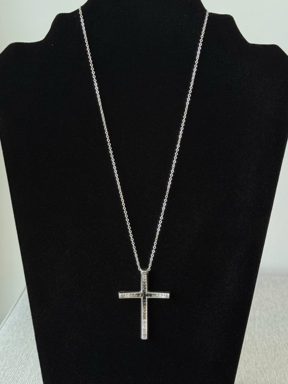 ⛪️Brighton SPECTRUM VTG SLVR SWAROVSKI CRYSTAL Cross Necklace!